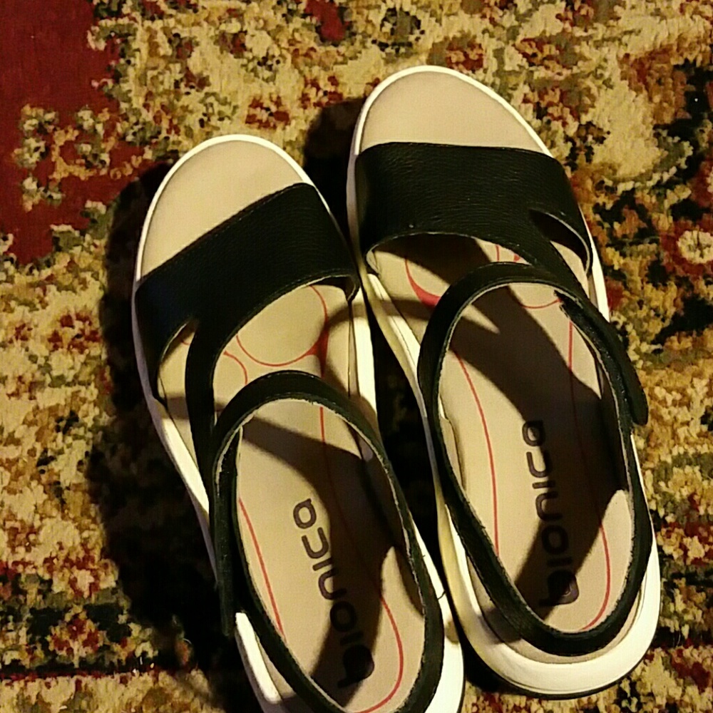 BIONICO leather sandles